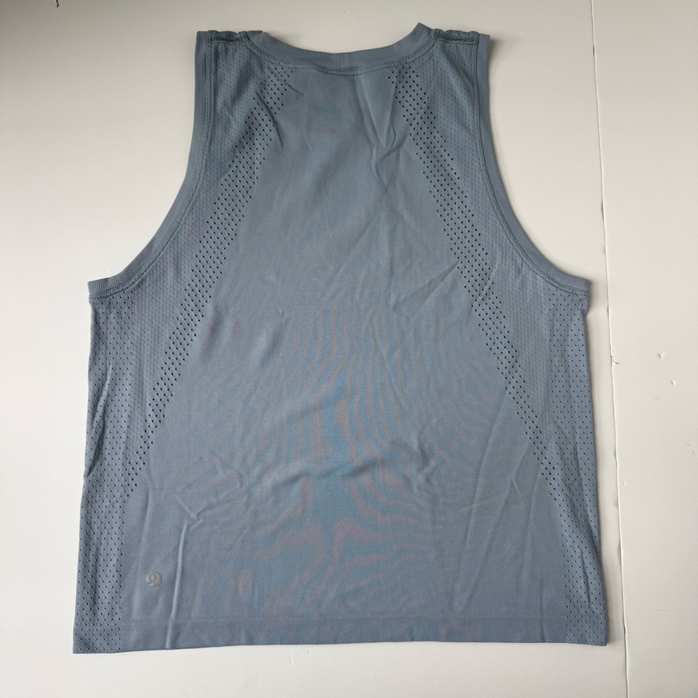 Lululemon Train to Be Tank Grey Seamless Breathable Size 6 - Picture 3 of 5